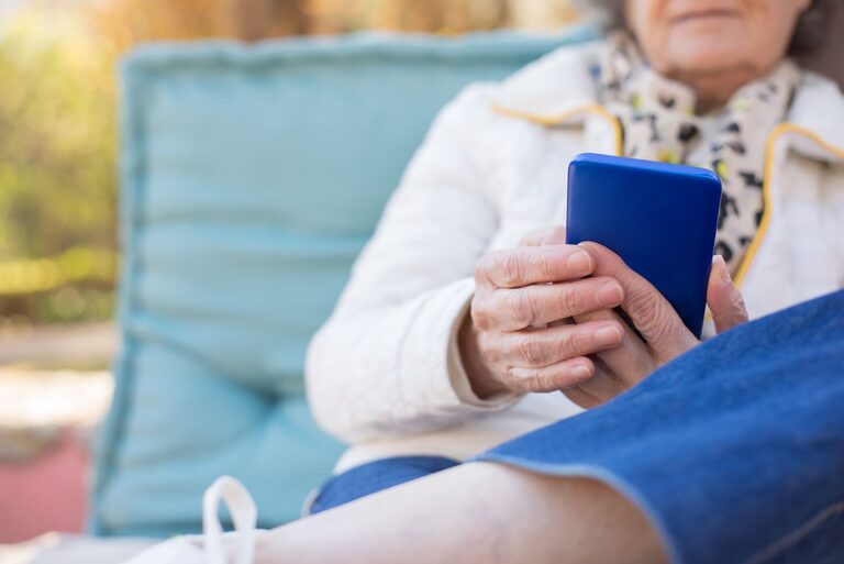 How to Choose a User Friendly Smartphone With Accessibility Features
